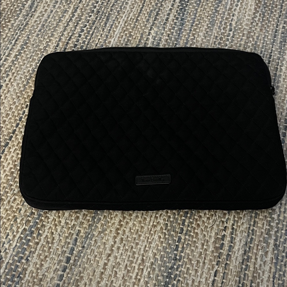 Vera Bradley Black Quilted Sleeve